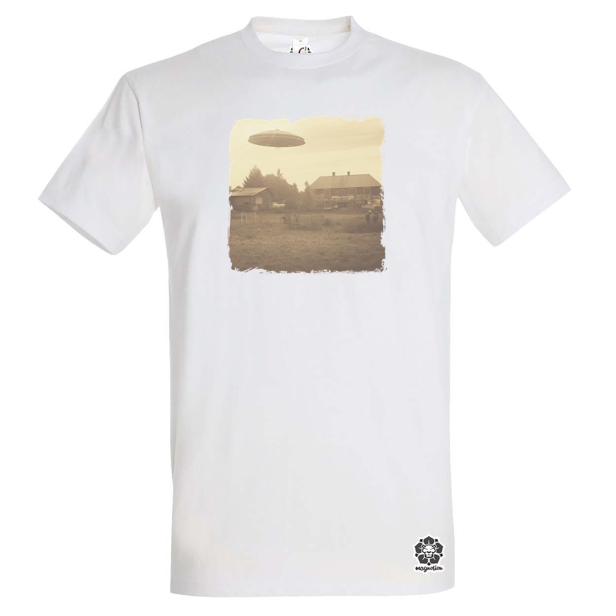 UFO portré v2 egyedi póló 