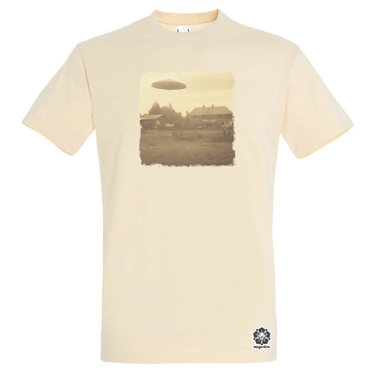 UFO portré v2 egyedi póló 