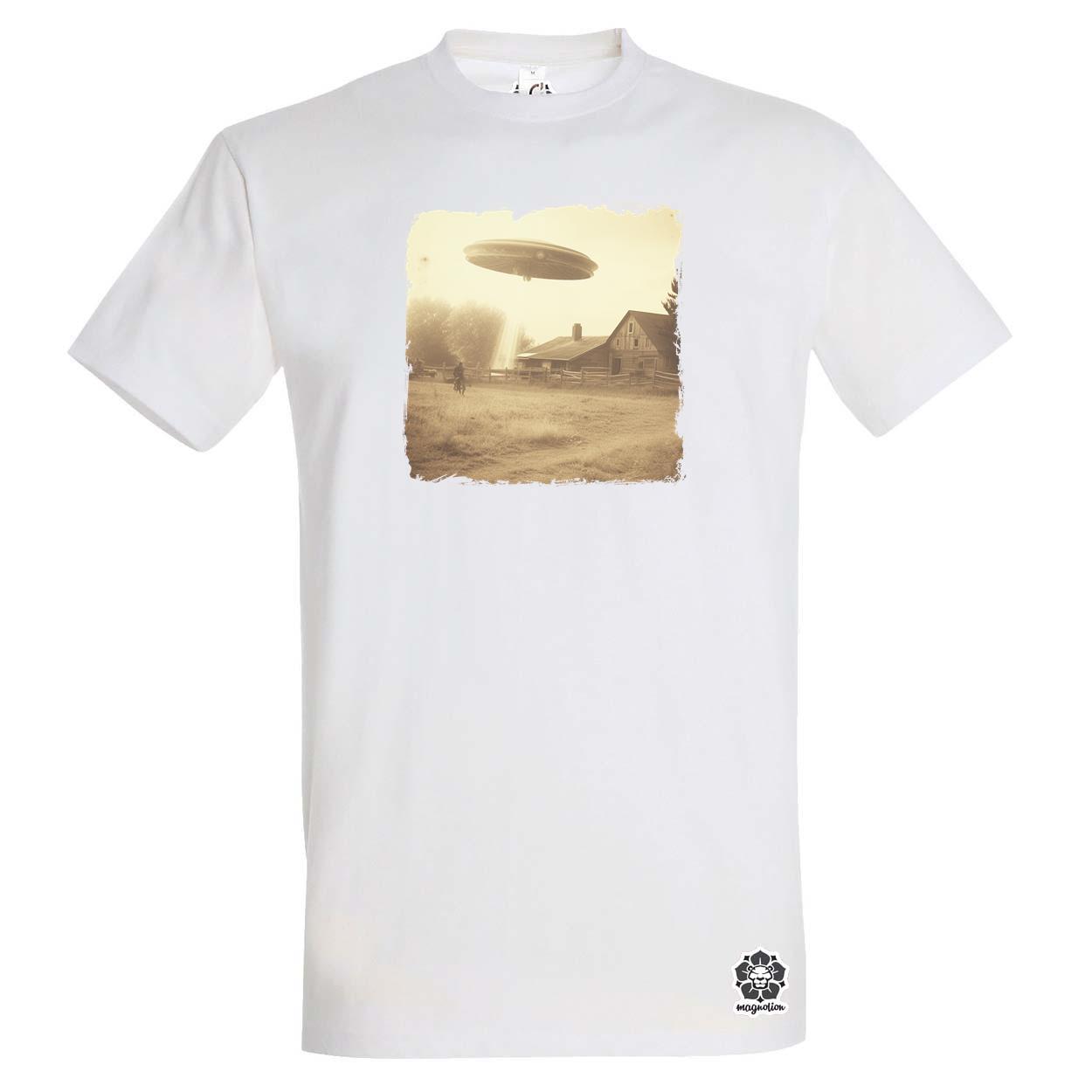UFO portré v3 egyedi póló 