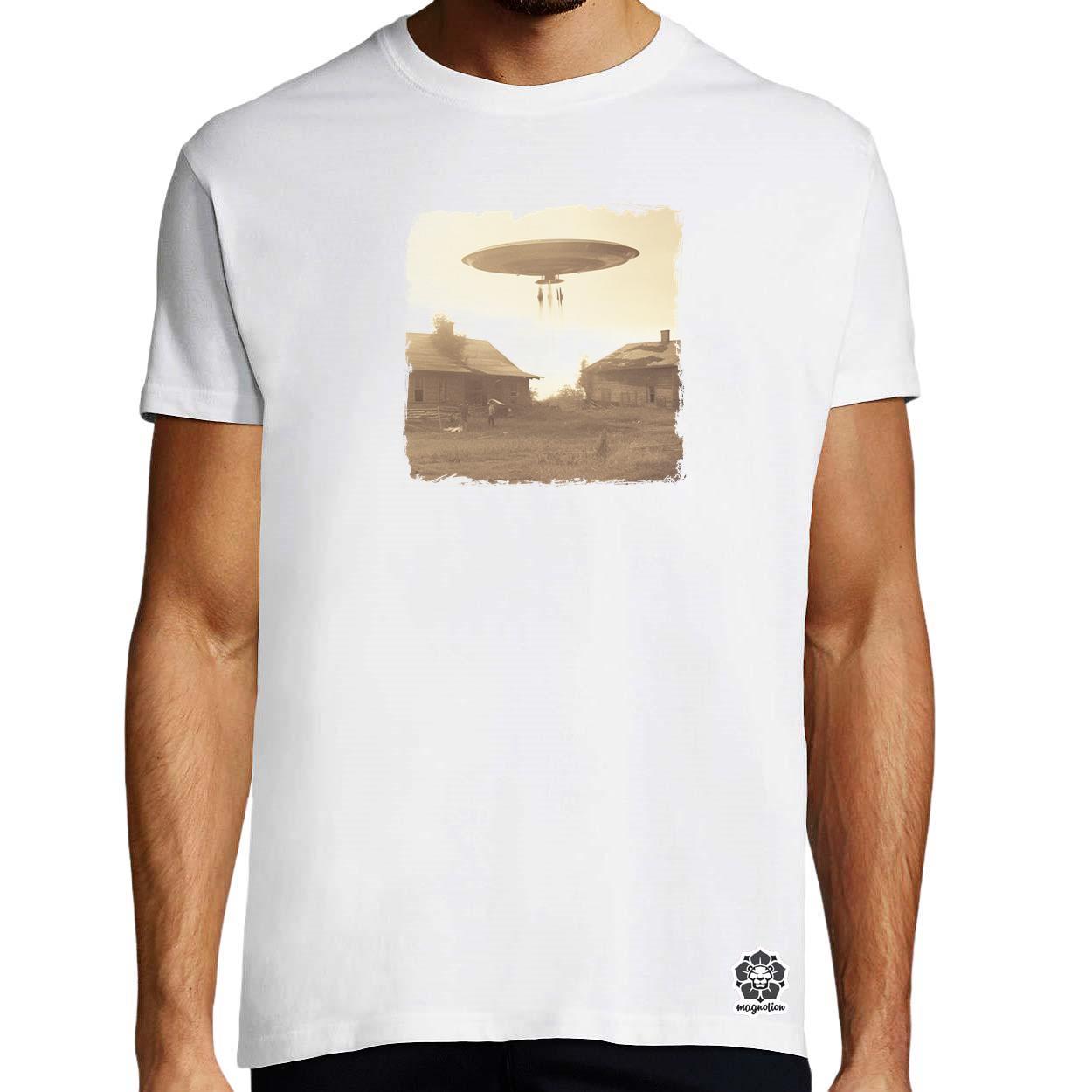 UFO portré v4 egyedi póló 