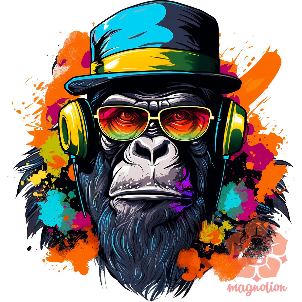 Gorilla zenét hallgat v5 egyedi póló 